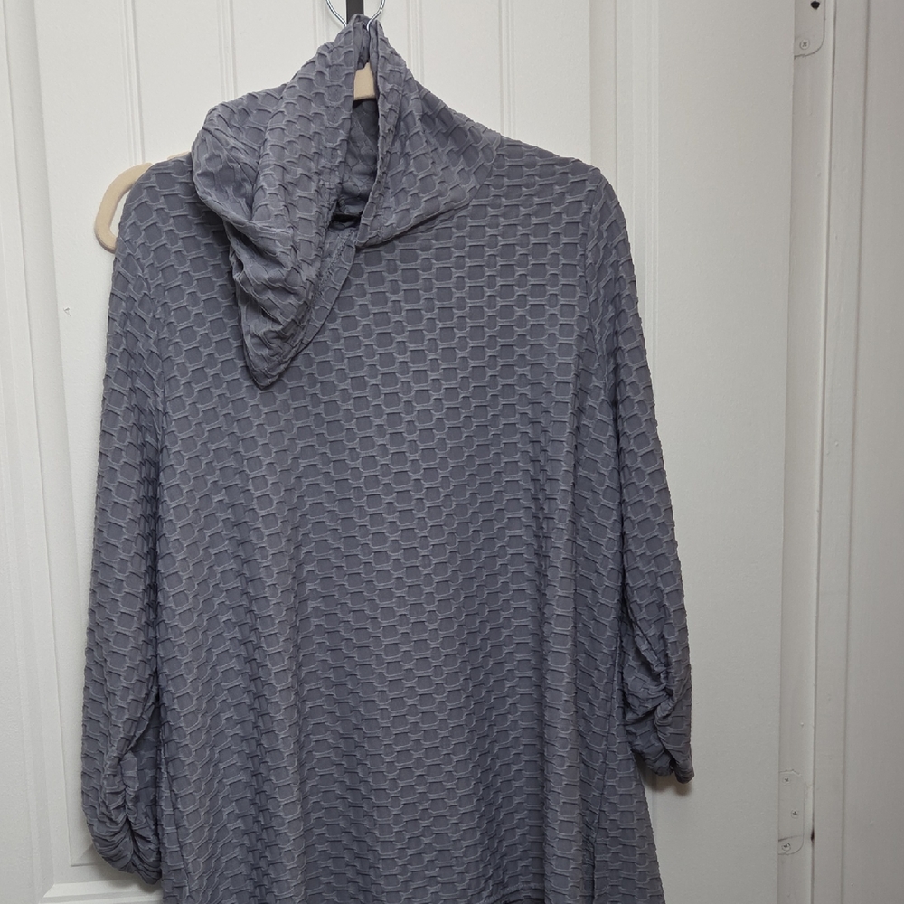 Elegant Gray Textured Women's Blouse